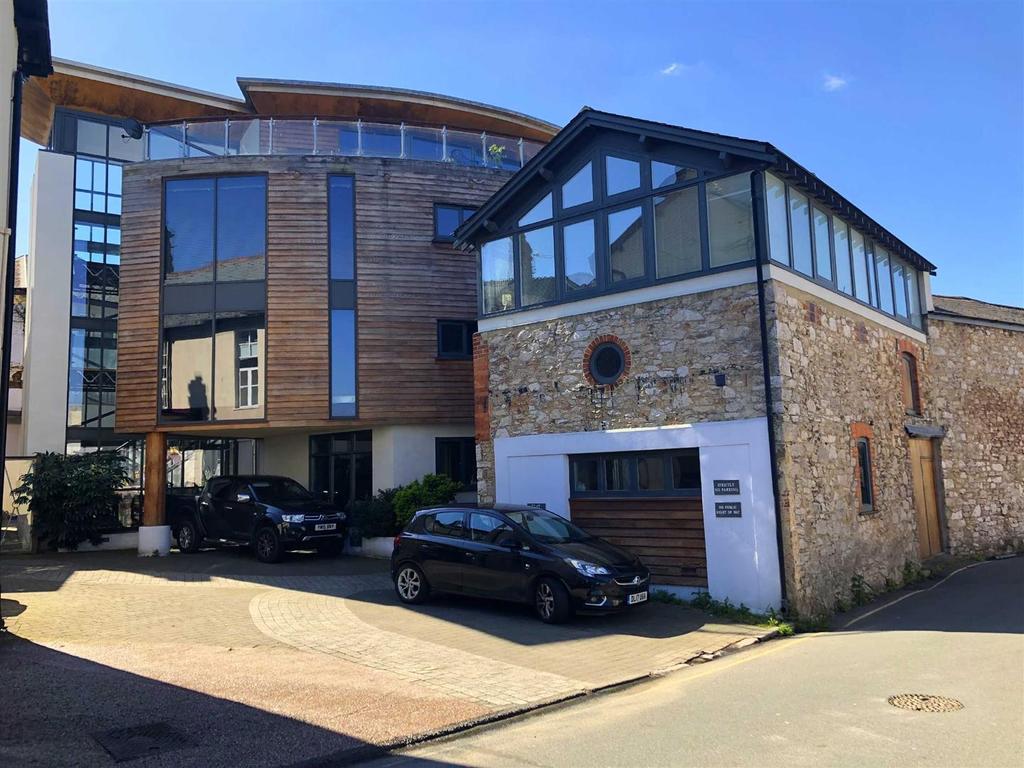 The Old Telephone Exchange, Queen... 2 bed apartment £750 pcm (£173 pw)