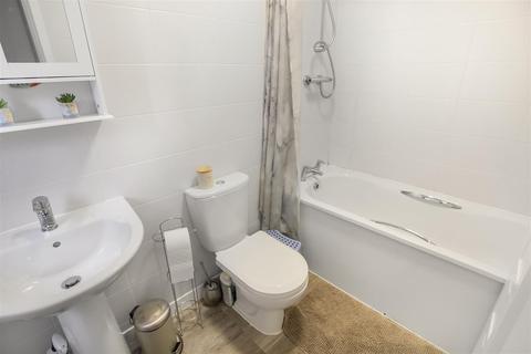 14 Bluestone Close, Newton Aycliffe, DL5 4FG