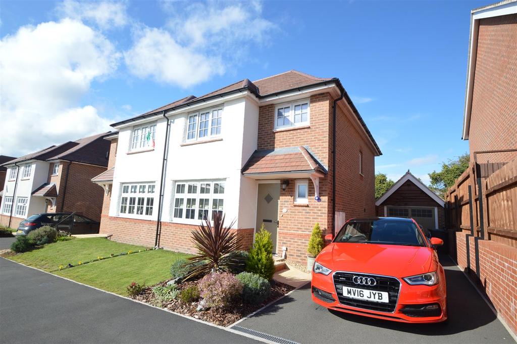 44 Juniper Road, Shrewsbury SY1 2BN 3 bed semidetached house £300,000