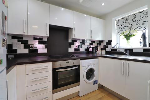 7 Siddeley Road, Crayford, Dartford, DA1 4FX
