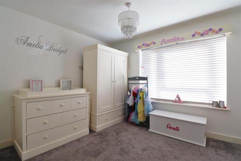 7 Siddeley Road, Crayford, Dartford, DA1 4FX