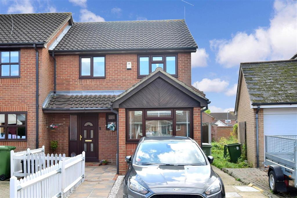 Douglas Drive, Wickford, Essex 3 bed end of terrace house £340,000