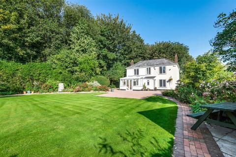 Rose Cottage Exeter Road, Tiverton, EX16 5NZ
