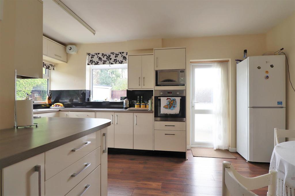 Kitchen/Breakfast Room View 2