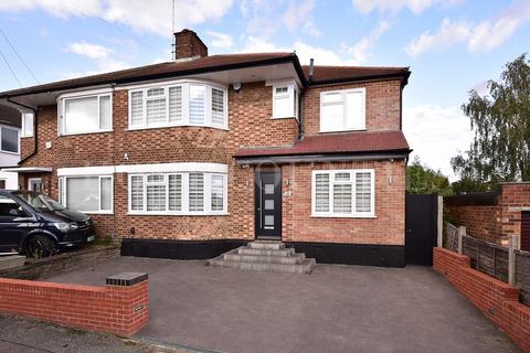 1 Barr Road, Potters Bar, EN6 5PG