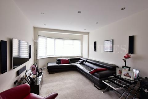 1 Barr Road, Potters Bar, EN6 5PG