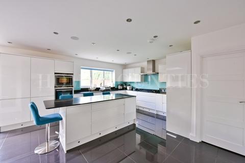 1 Barr Road, Potters Bar, EN6 5PG