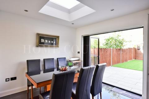 1 Barr Road, Potters Bar, EN6 5PG