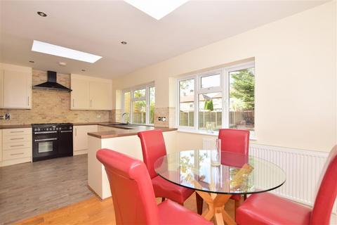 26 Rochester Gardens, Ilford, IG1 3LZ