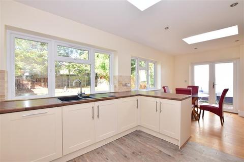 26 Rochester Gardens, Ilford, IG1 3LZ