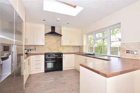 26 Rochester Gardens, Ilford, IG1 3LZ