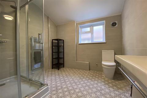 26 Rochester Gardens, Ilford, IG1 3LZ