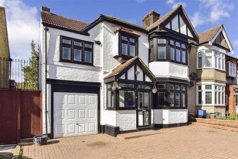 26 Rochester Gardens, Ilford, IG1 3LZ