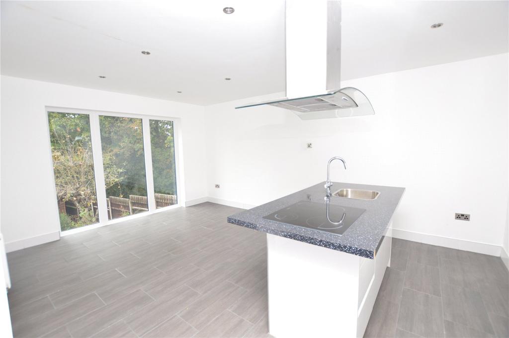 Upper Lambricks, Rayleigh, SS6 4 bed detached house £700,000