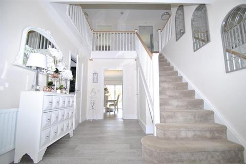 2 Mayes Drive, Buntingford, SG9 9SP