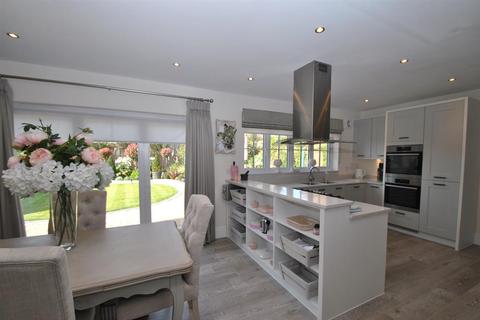 2 Mayes Drive, Buntingford, SG9 9SP