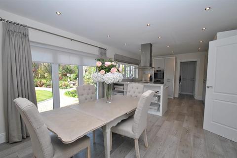 2 Mayes Drive, Buntingford, SG9 9SP