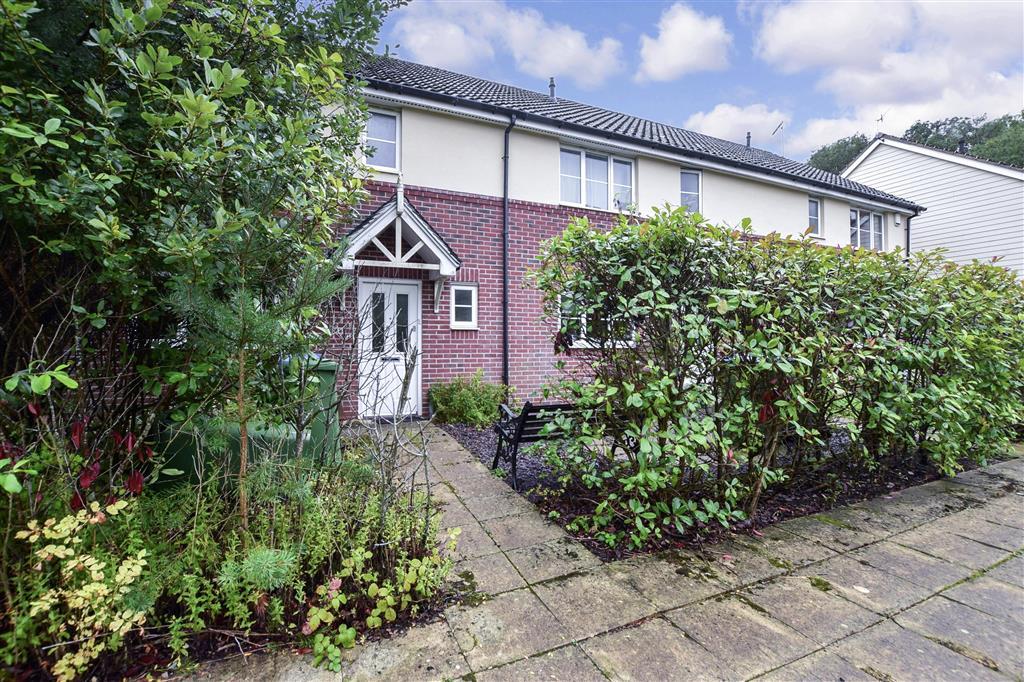 Deer Way, Horsham, West Sussex 3 bed end of terrace house £375,000