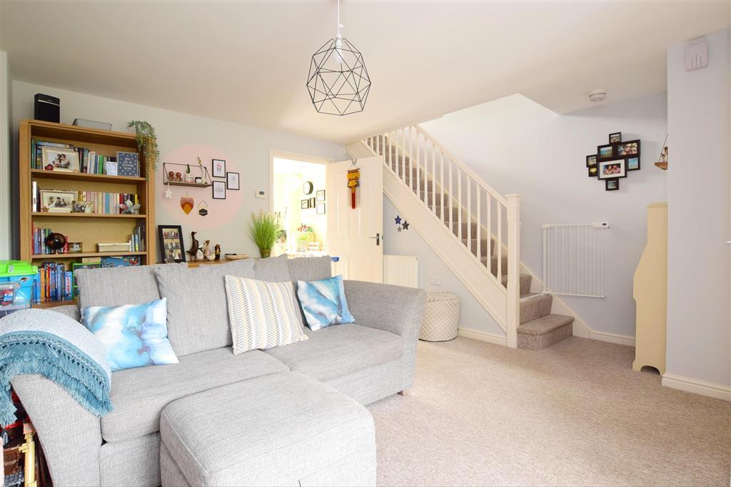 Martins Gardens, Crowborough, East Sussex 3 bed link detached house £350,000
