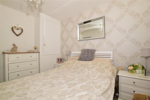 28 Hasted Close, Greenhithe, DA9 9HT