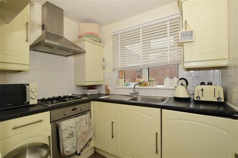 28 Hasted Close, Greenhithe, DA9 9HT