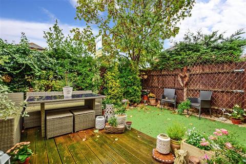 28 Hasted Close, Greenhithe, DA9 9HT