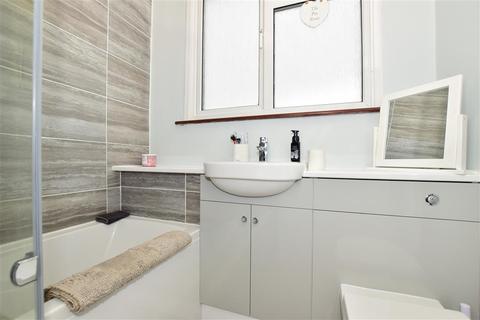 9 Beechfield Road, Erith, DA8 3BB