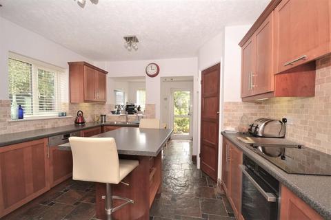 31 Stuart Close, Emmer Green, Reading, RG4 8RF