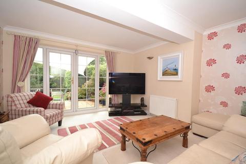 31 Stuart Close, Emmer Green, Reading, RG4 8RF