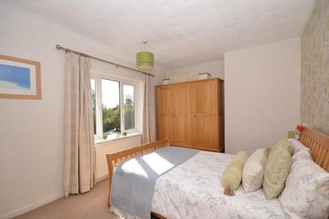 31 Stuart Close, Emmer Green, Reading, RG4 8RF