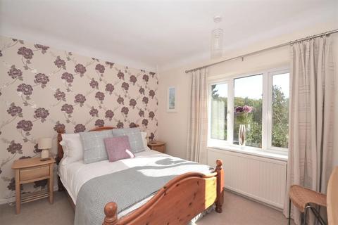 31 Stuart Close, Emmer Green, Reading, RG4 8RF