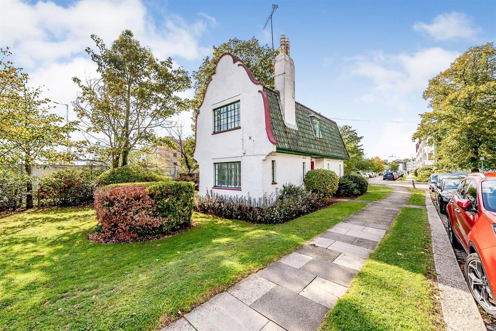 Ealing Village, London 2 bed flat £450,000