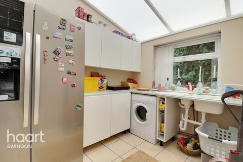 64 Conisborough, Toothill, Swindon, SN5 8ET