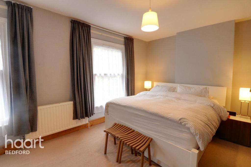 Clarendon Street, Bedford 4 bed semidetached house £325,000