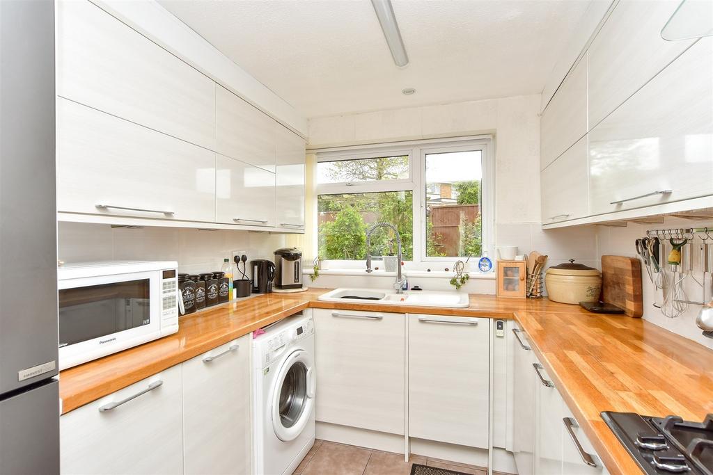 Kitchen/ Breakfast Room