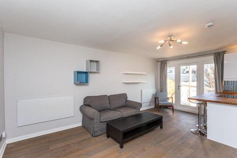 2 bedroom flat to rent, 3/10 St Bernard's Row, EH4 1HW