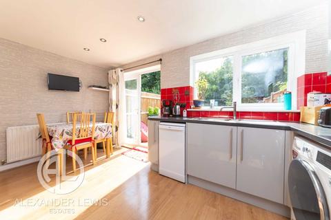 4 Chagny Close, Letchworth Garden City, SG6 4BY