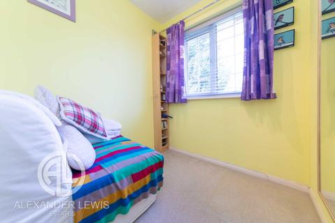 4 Chagny Close, Letchworth Garden City, SG6 4BY