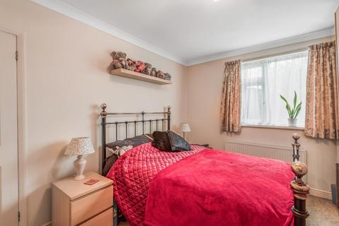 64 Windermere Road, London, SW16 5HG