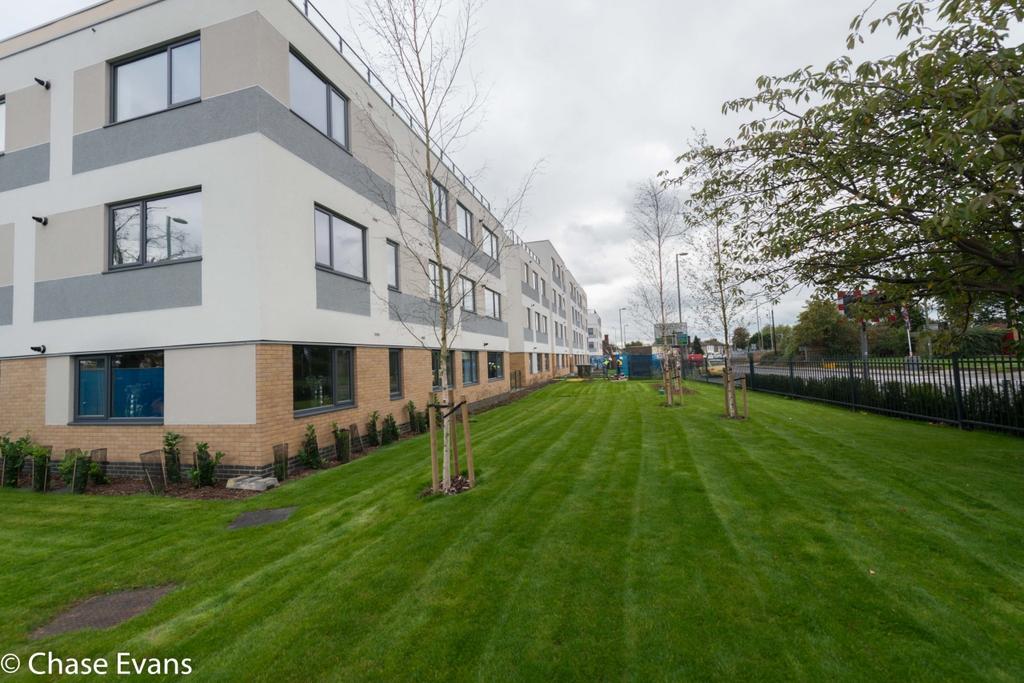 West Plaza, Stanwell... 2 bed apartment £1,430 pcm (£330 pw)