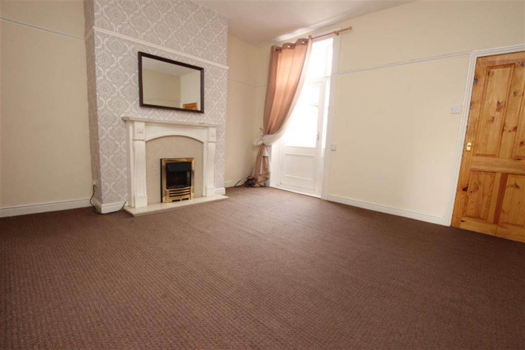 St. Albans Road, Darwen, BB3 0HY 3 bed terraced house £495 pcm (£114 pw)