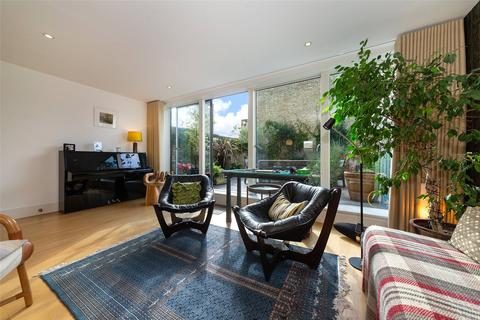 16 Gilmour Road, Cambridge, CB2 8DX