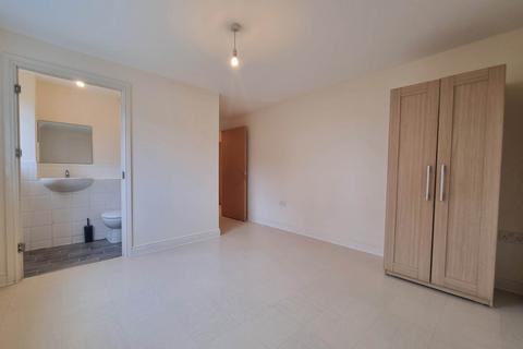 2 bedroom apartment to rent, Siloam Place, Ipswich