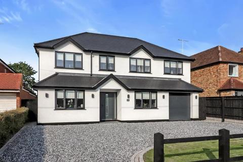 26 Howard Crescent, Seer Green, Beaconsfield, HP9 2XP