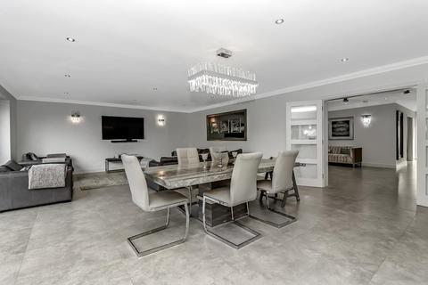 26 Howard Crescent, Seer Green, Beaconsfield, HP9 2XP
