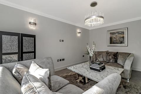 26 Howard Crescent, Seer Green, Beaconsfield, HP9 2XP