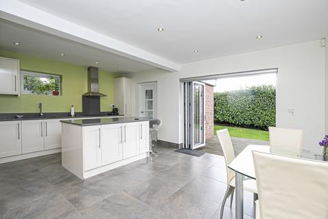 6 Fernside, Buckhurst Hill, IG9 5TY