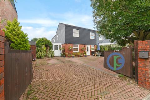 57 Whitmore Close, London, N11 1PB