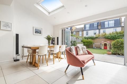 26 Freshford Street, London, SW18 3TF