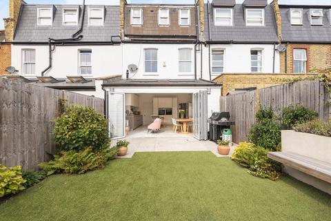 26 Freshford Street, London, SW18 3TF